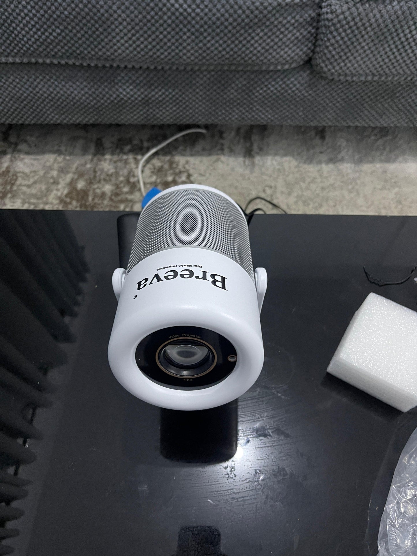 Breeva's J1 Android Projector