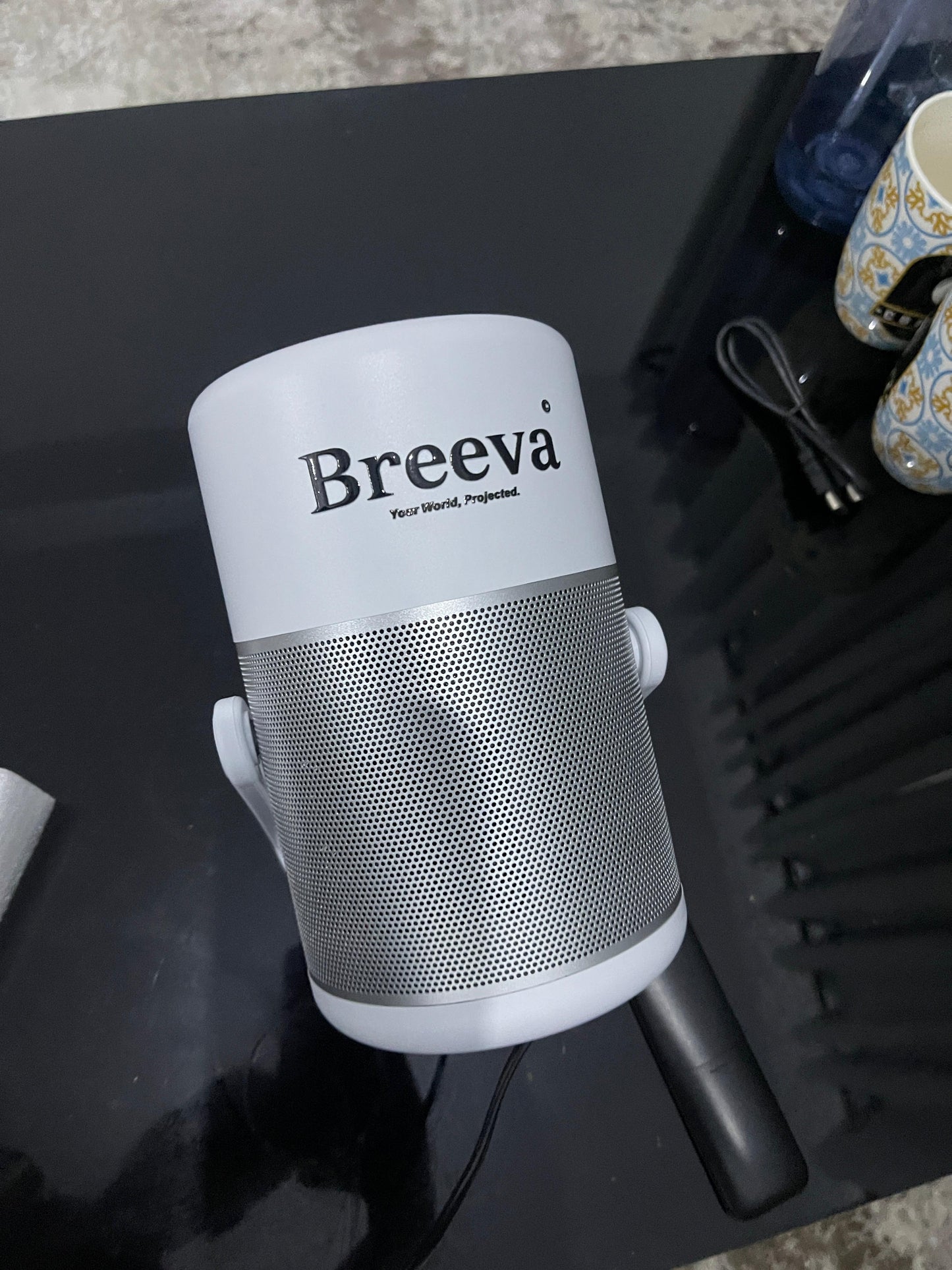 Breeva's J1 Android Projector