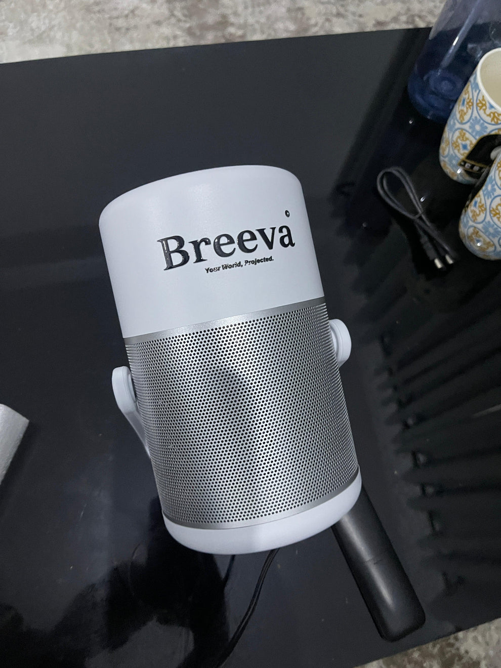 Breeva's J1 Android Projector 